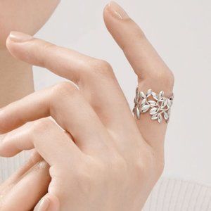 Tiffany & Co. Paloma Piccaso Olive Leaf Band Ring